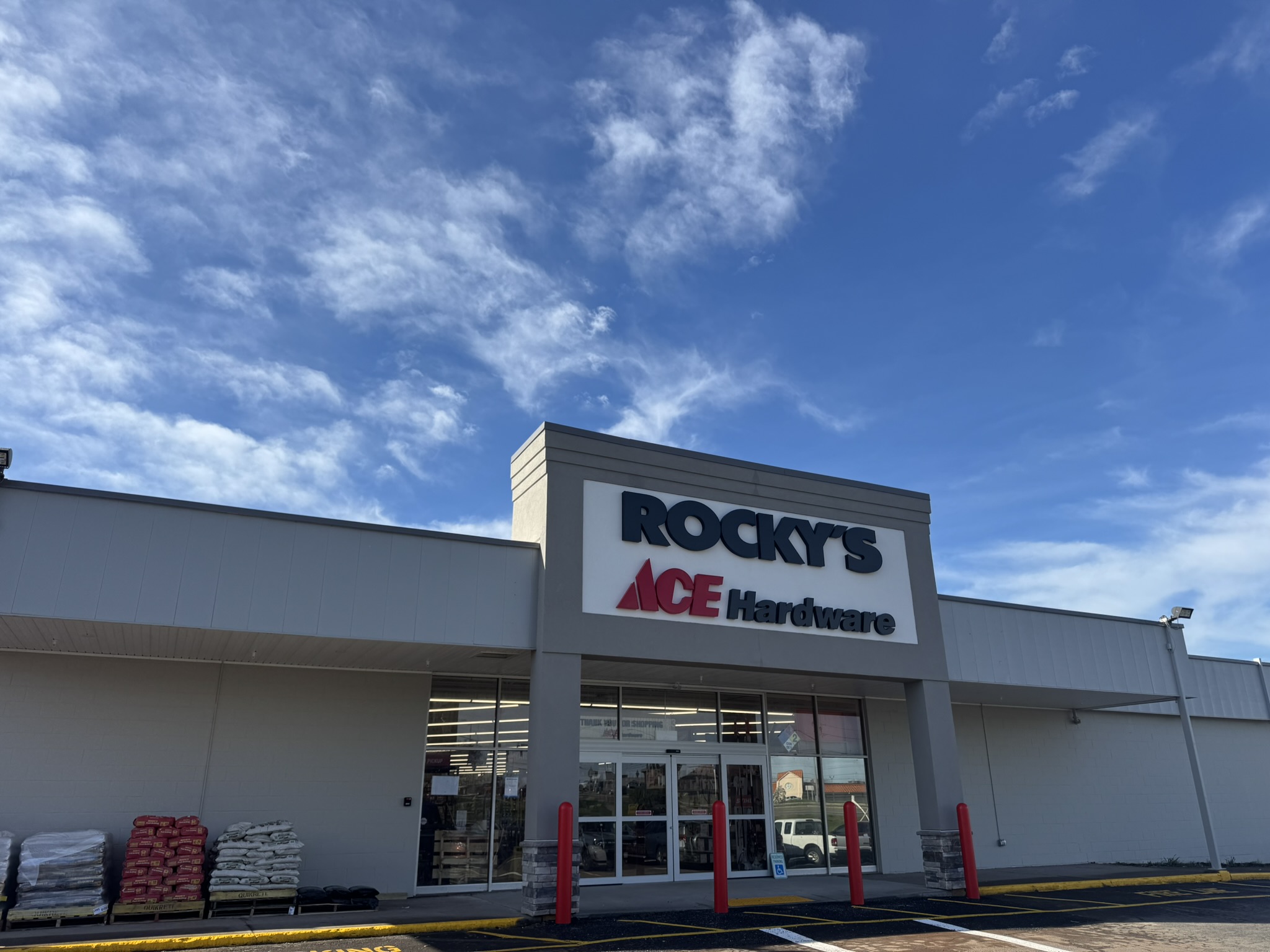 External view of the Rocky's Ace Hardware location in Manchester, CT